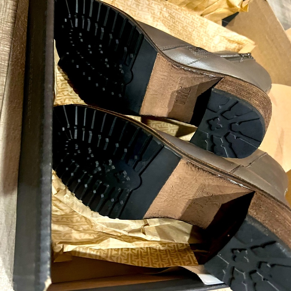 Frye Karen zip brand new